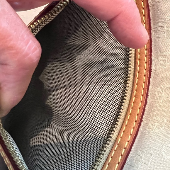 Dooney & Bourke Bag - Picture 9 of 9